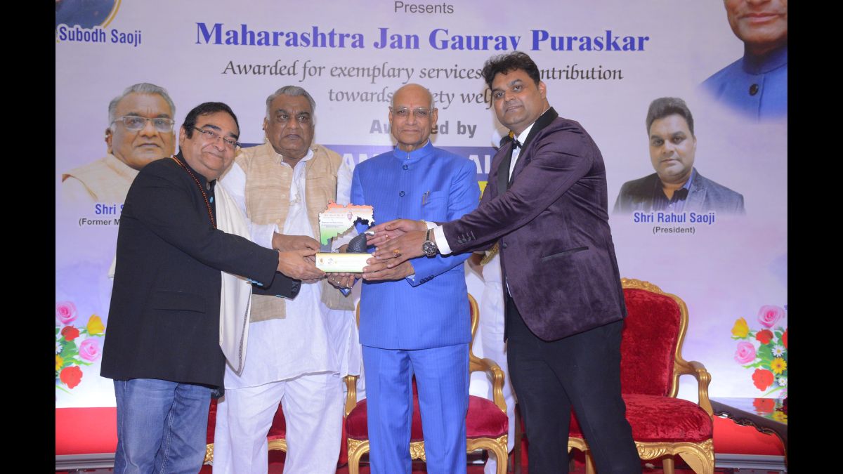 Padmashree Dr. Mukesh Batra Honoured by the Governor of Maharashtra with ‘Maharashtra Jan Gaurav Puraskar’ at Raj Bhavan