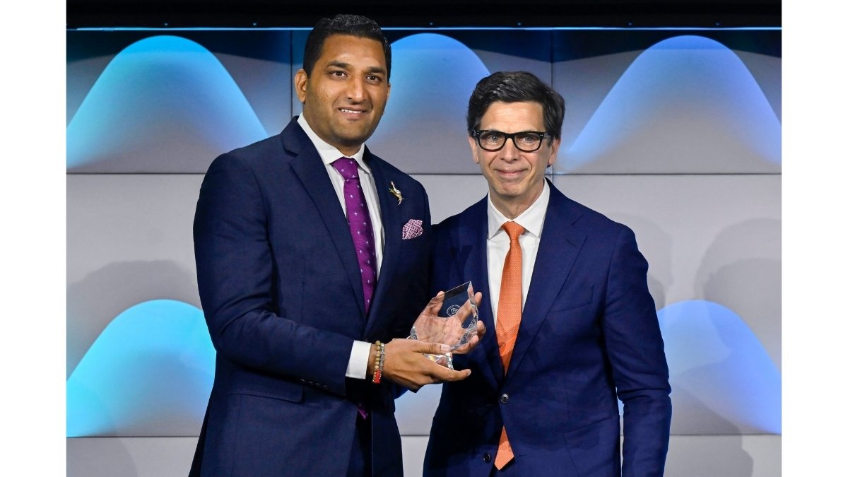 Govindkaka Felicitated at JCK Las Vegas PNN Digital