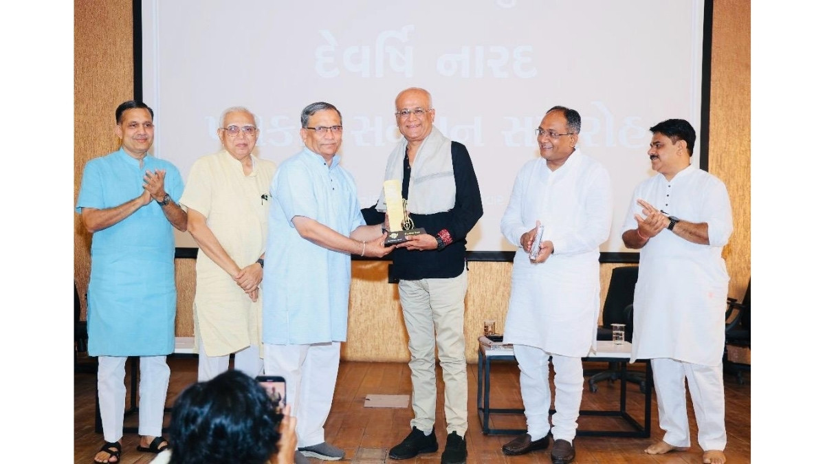Krishnkant Unadkat Honored with Devarshi Narad Journalist Award for Lifelong Contribution to Gujarati Journalism